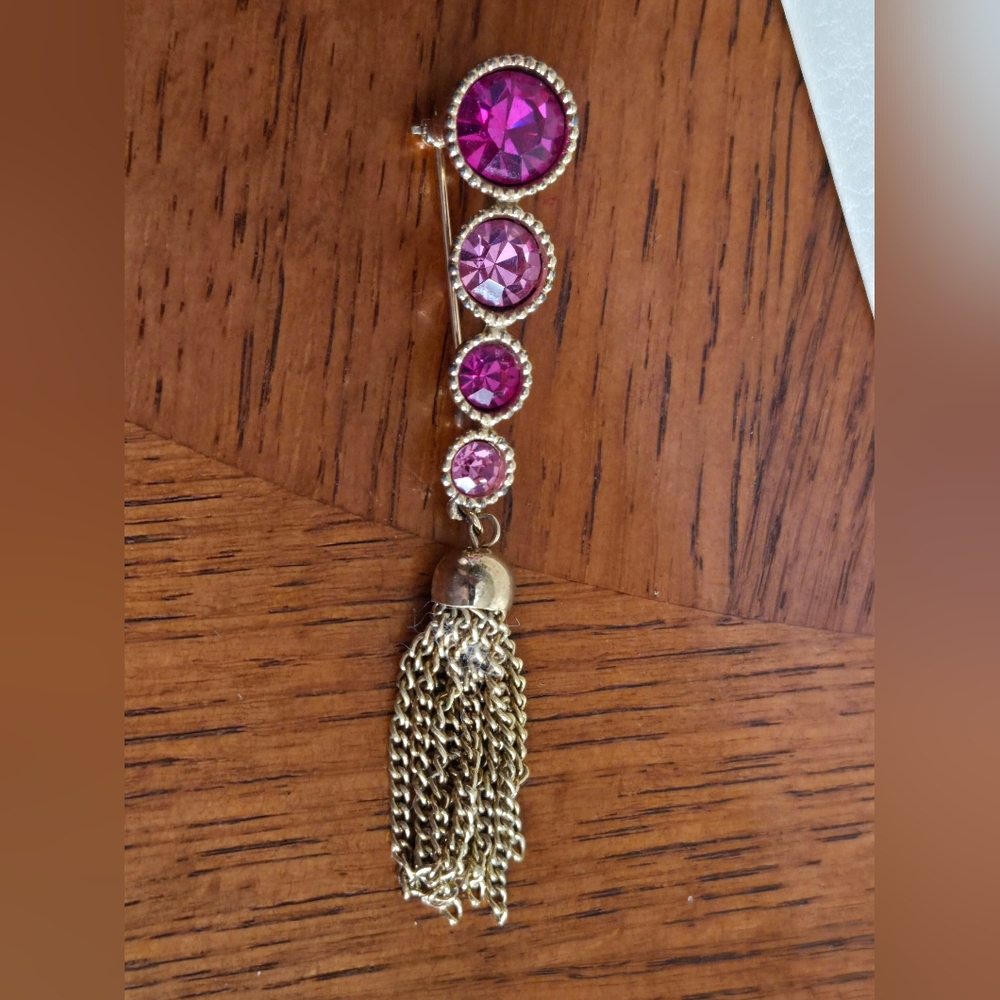 Pretty Vintage Sarah Coventry Brooch